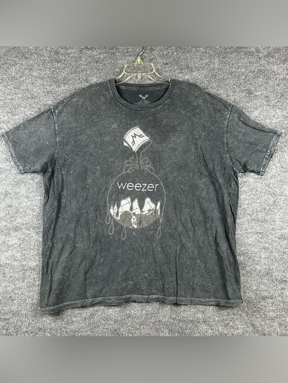 Weezer 2017 XXL Distressed Mineral Wash Graphic Band T-Shirt